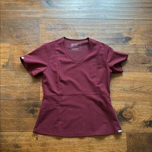 Figs aburi scrub top size small burgundy